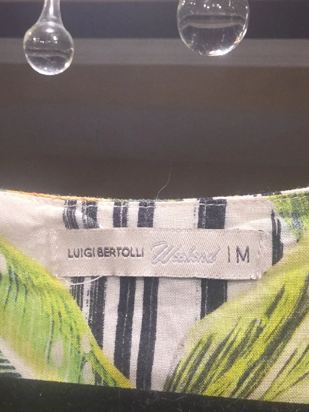 Luigi Bertolli Weekend ViscoseTropical Leaf Pocket Mini Dress in White and Green - Picture 3 of 16